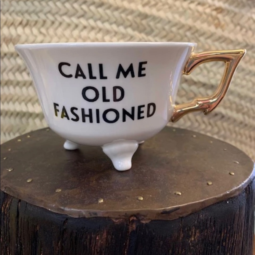 6 oz. Stoneware Footed Teacup Old Fashioned